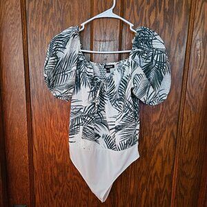 Palm Print Eyelet Puff Sleeves Tie Neck Thong Bodysuit. Express SZ M